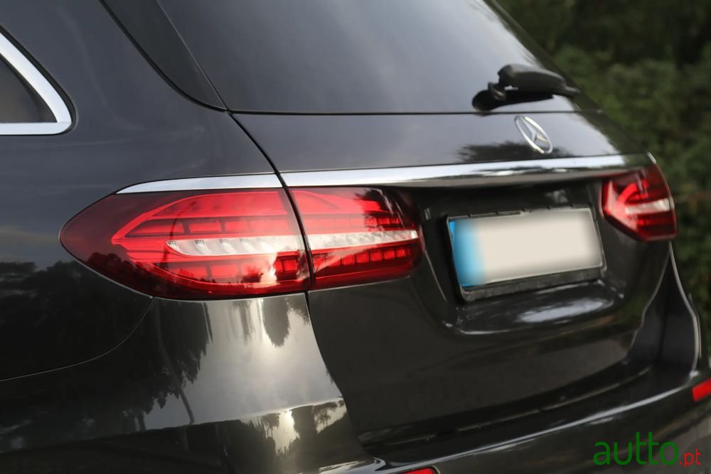 2021' Mercedes-Benz Classe E De Amg Line photo #3