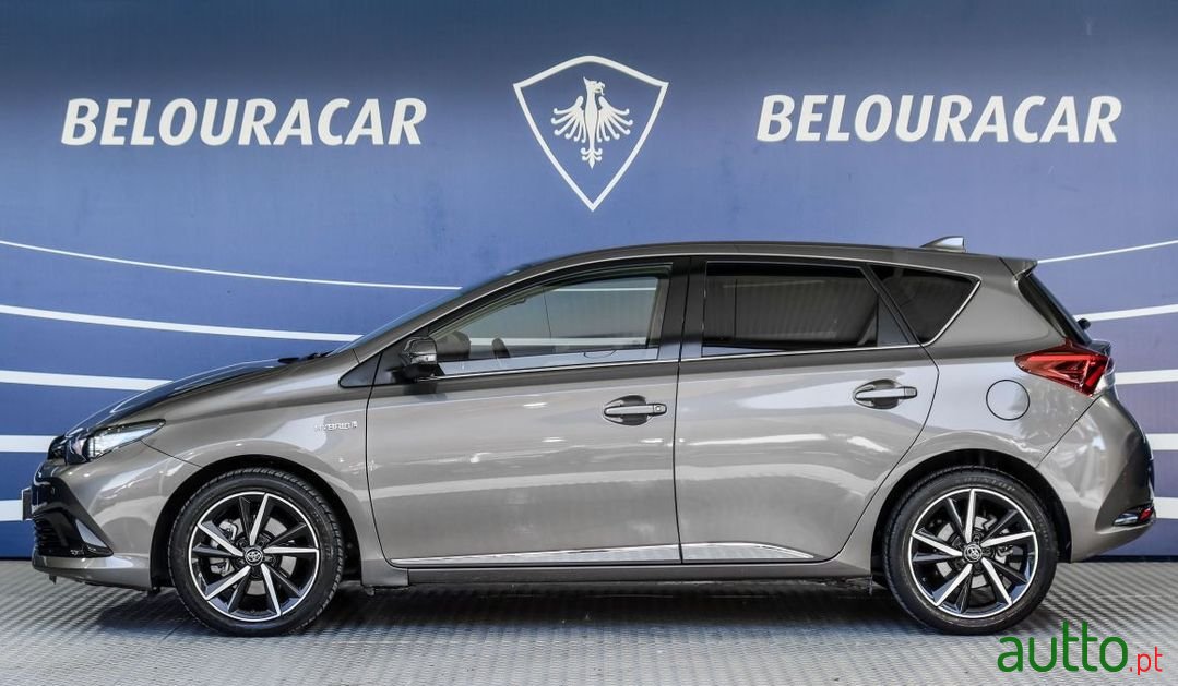 2018' Toyota Auris photo #3