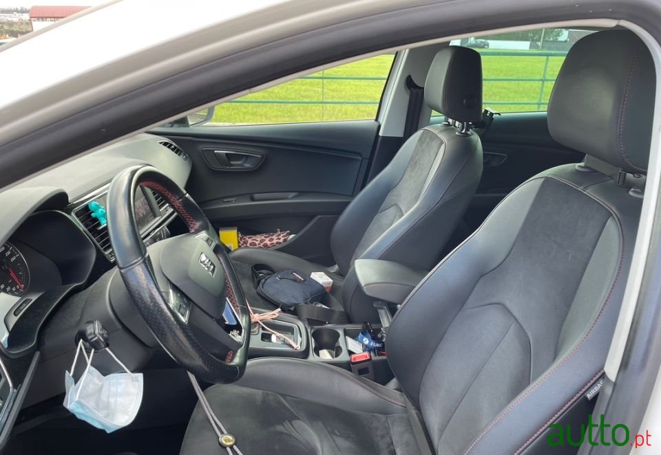2017' SEAT Leon St photo #5
