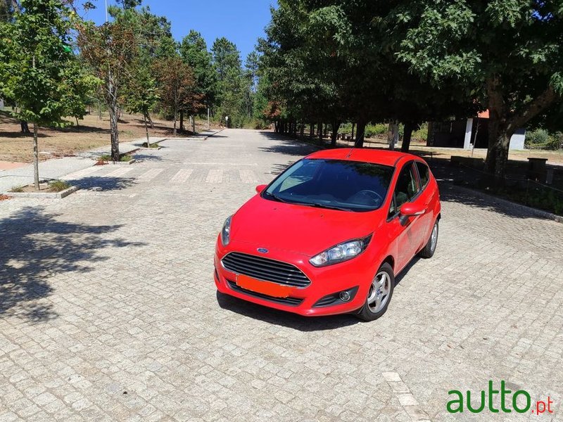 2013' Ford Fiesta photo #6