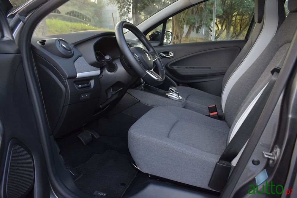 2023' Renault Zoe photo #6
