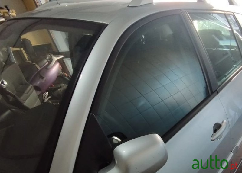 2007' Renault Megane Break photo #2
