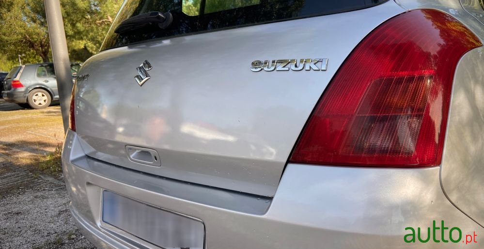 2007' Suzuki Swift photo #3