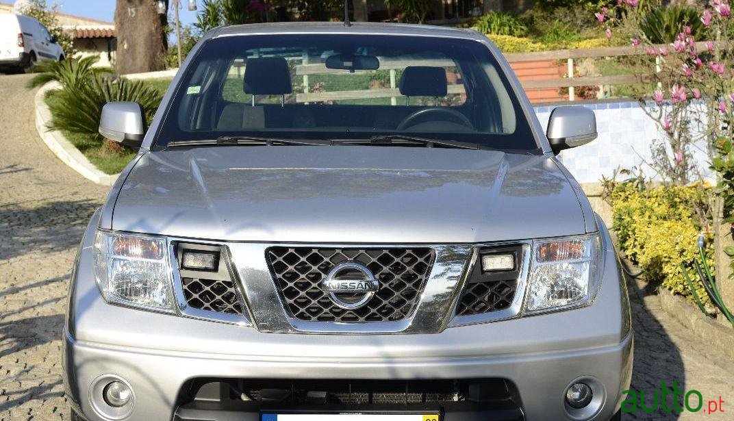 2009' Nissan Navara photo #3