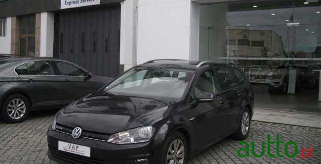 2015' Volkswagen Golf Variant photo #2