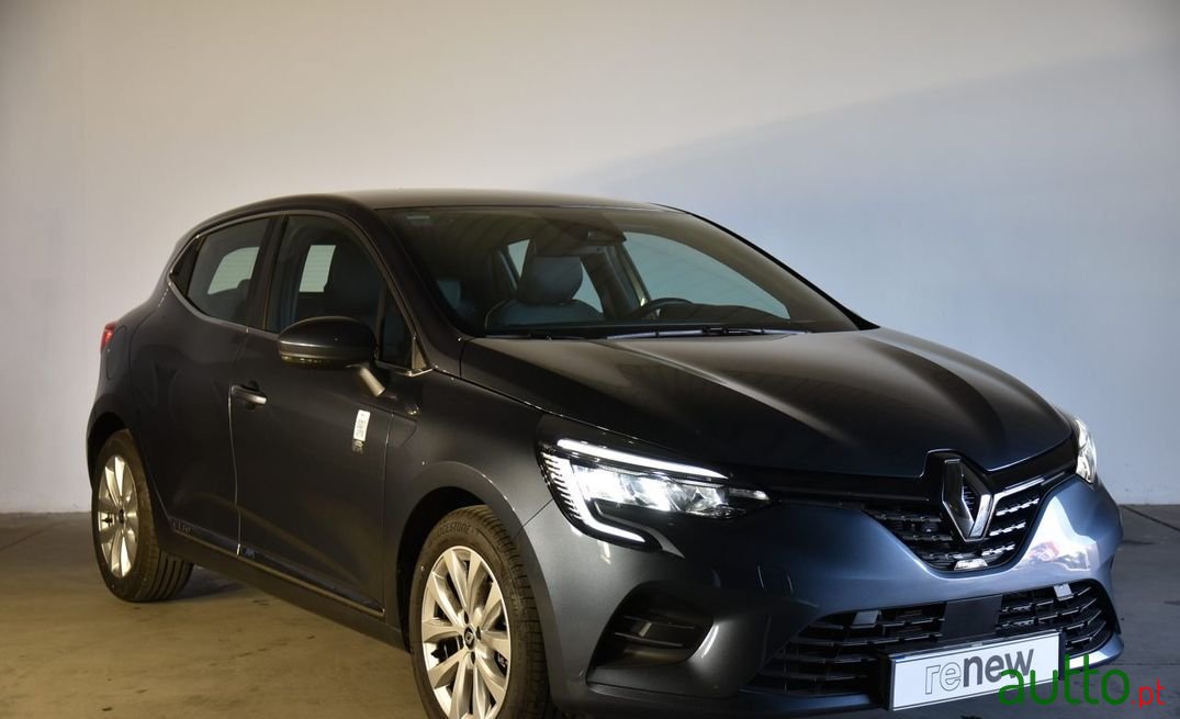 2022' Renault Clio photo #1