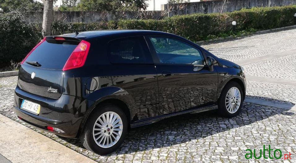2009' Fiat Punto 90Cv Comercial photo #4