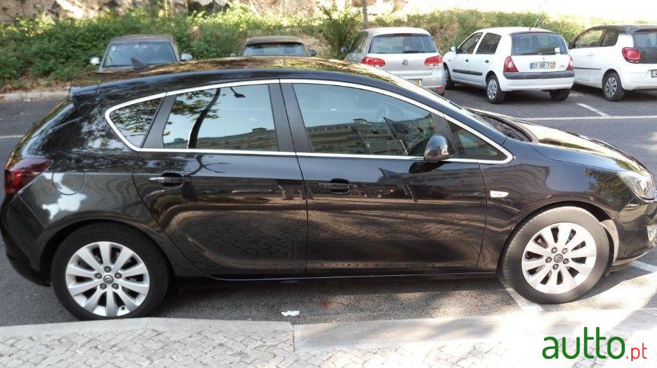 2012' Opel Astra Cosmo photo #1