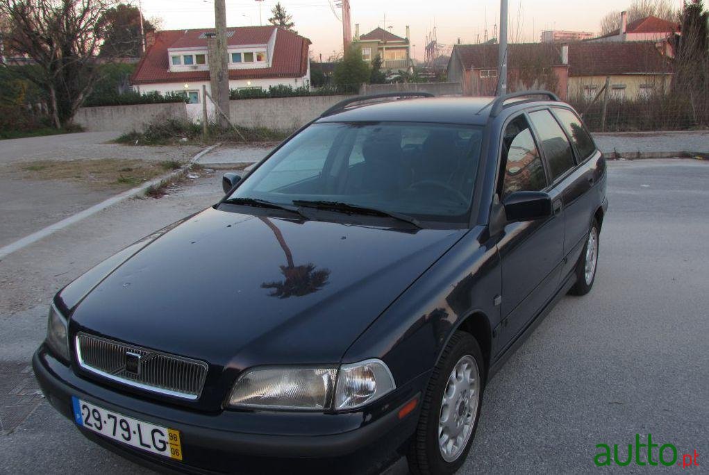 1998' Volvo V40 1.9 Td photo #1