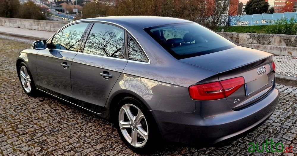 2012' Audi A4 photo #2