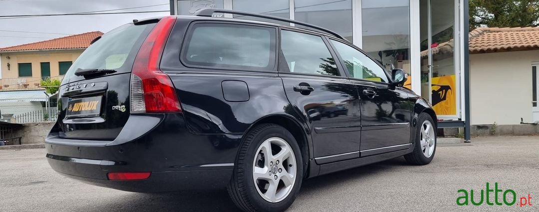 2010' Volvo V50 photo #4