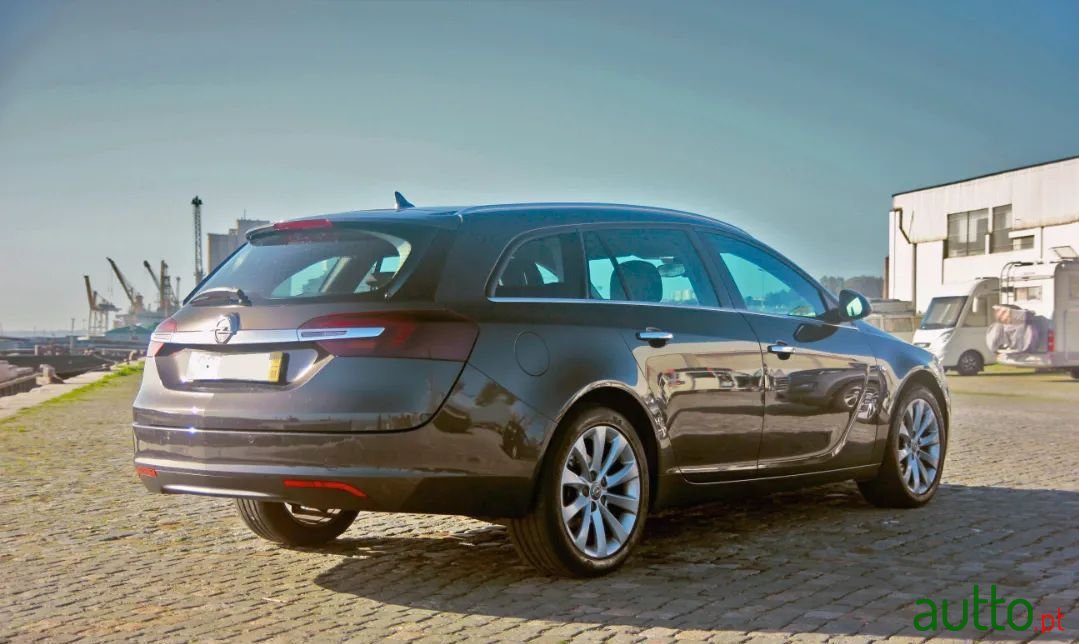 2016' Opel Insignia Sports Tourer photo #2