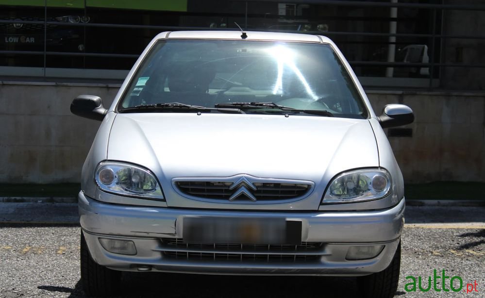2002' Citroen Saxo 1.1I Sx photo #2
