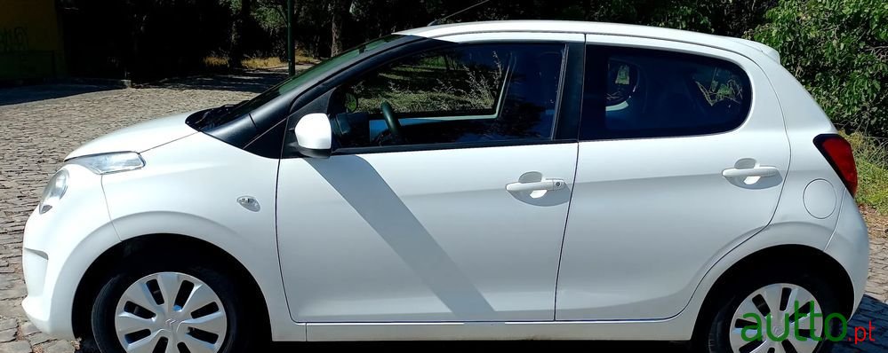 2017' Citroen C1 1.0 Vti Shine photo #2