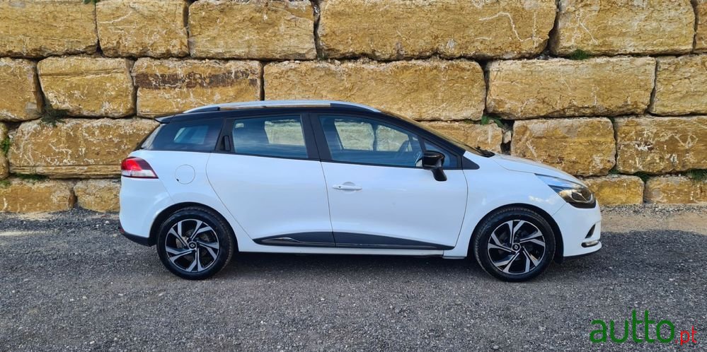2017' Renault Clio Sport Tourer photo #4
