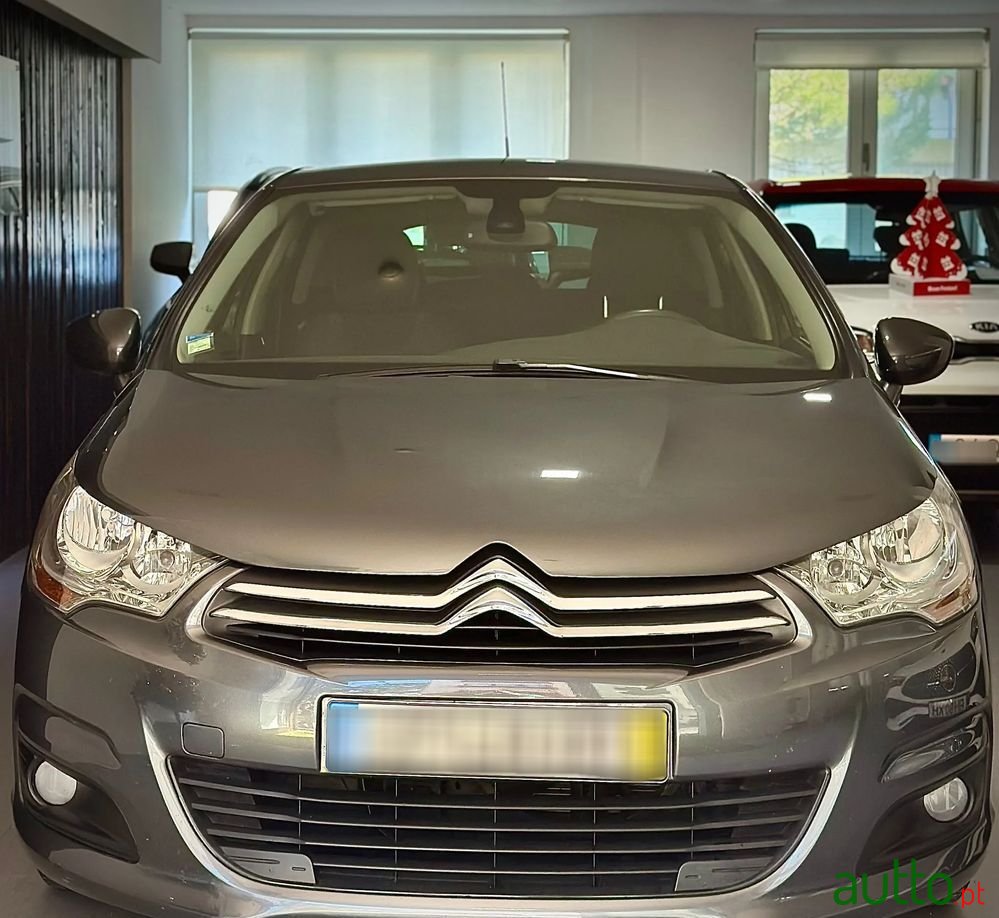2011' Citroen C4 1.6 Vti Seduction photo #3