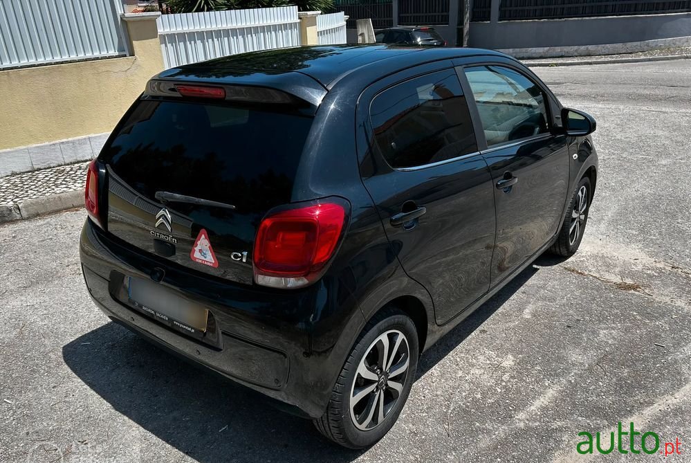 2016' Citroen C1 1.0 Vti Shine Etg photo #2