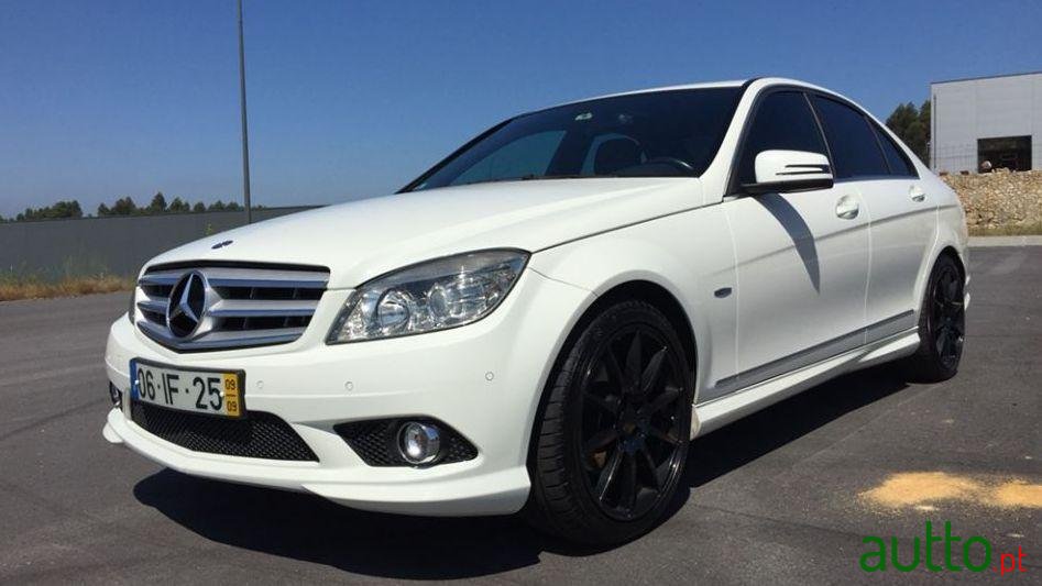 2009' Mercedes-Benz C-180 photo #3