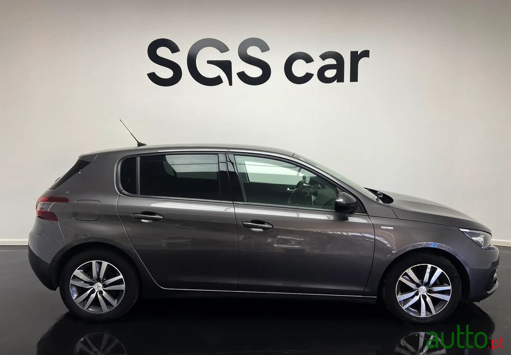 2021' Peugeot 308 1.2 Puretech Style photo #5