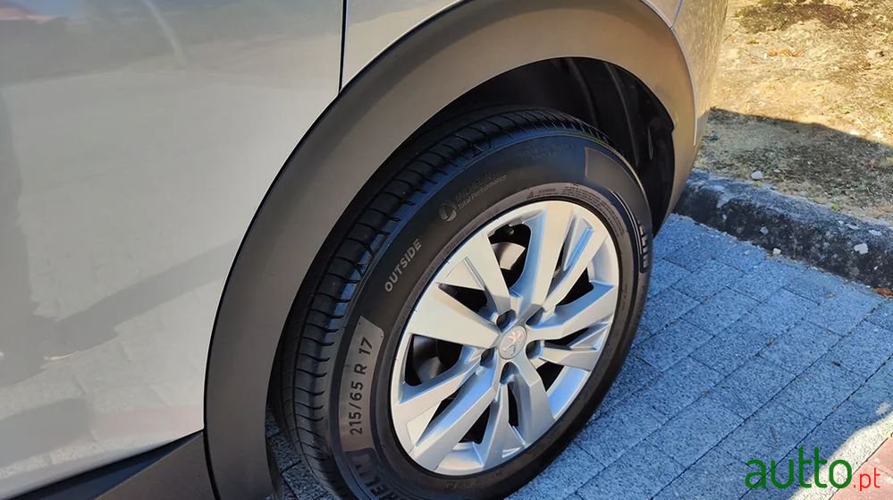 2019' Peugeot 3008 photo #5