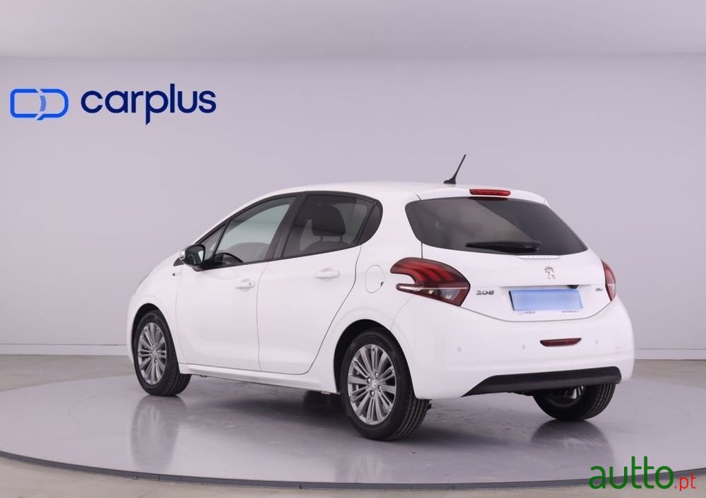 2017' Peugeot 208 photo #5