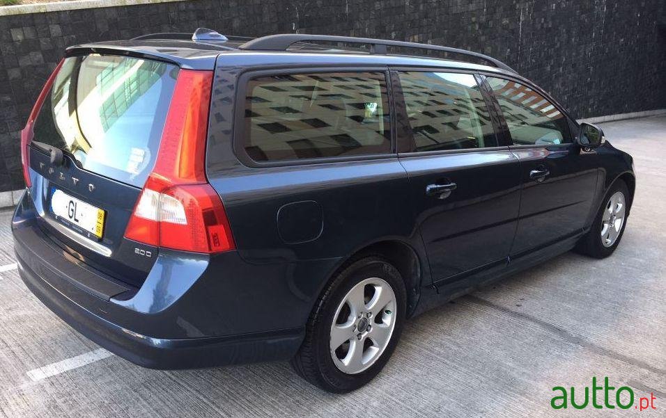 2008' Volvo V70 photo #5