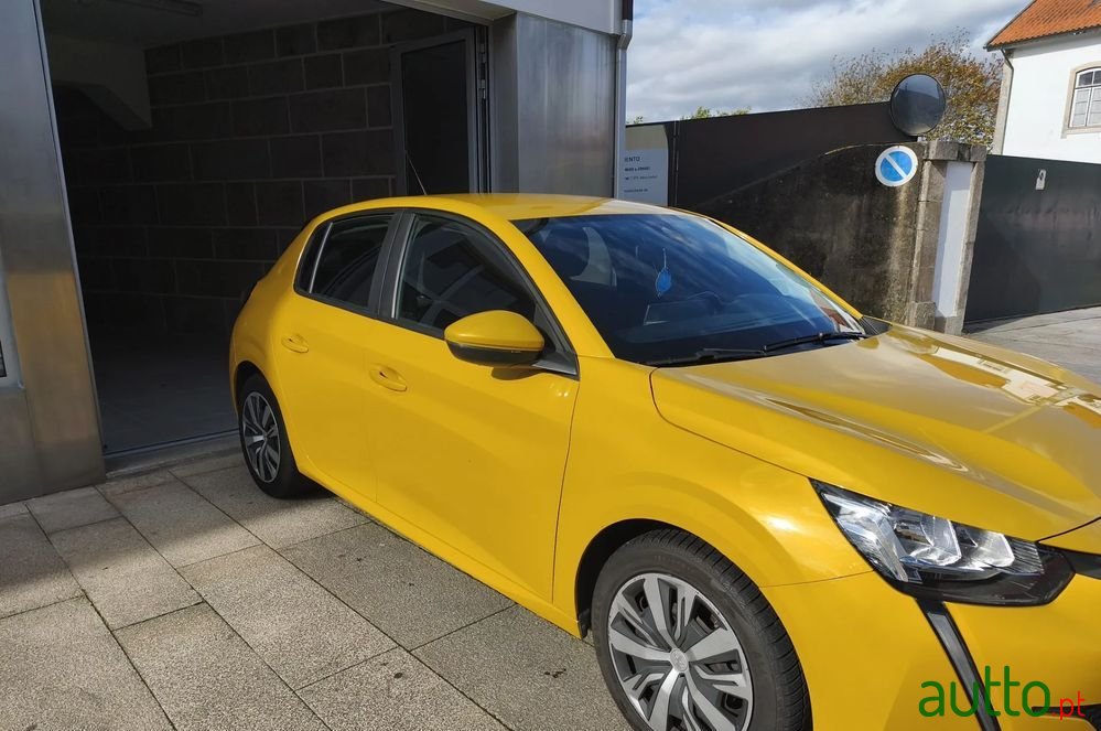 2020' Peugeot 208 photo #3