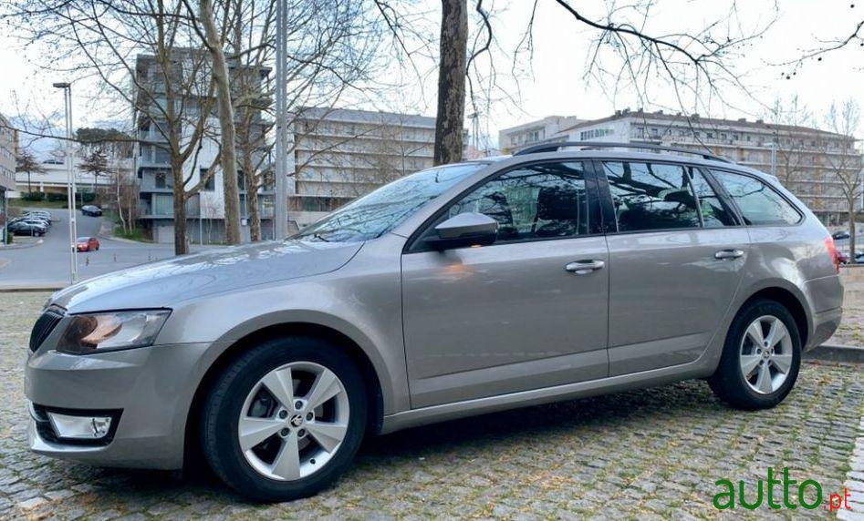 2014' Skoda Octavia Break photo #3