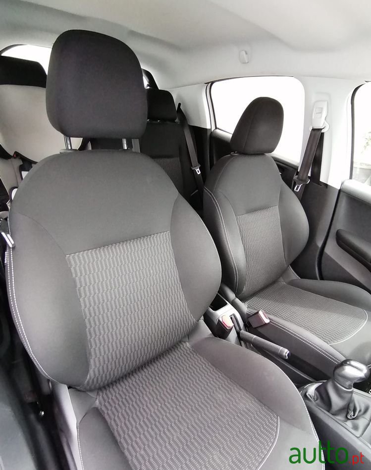 2017' Peugeot 208 photo #5