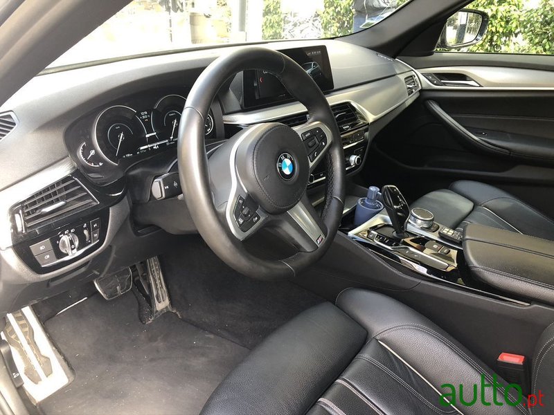2017' BMW 530 photo #1