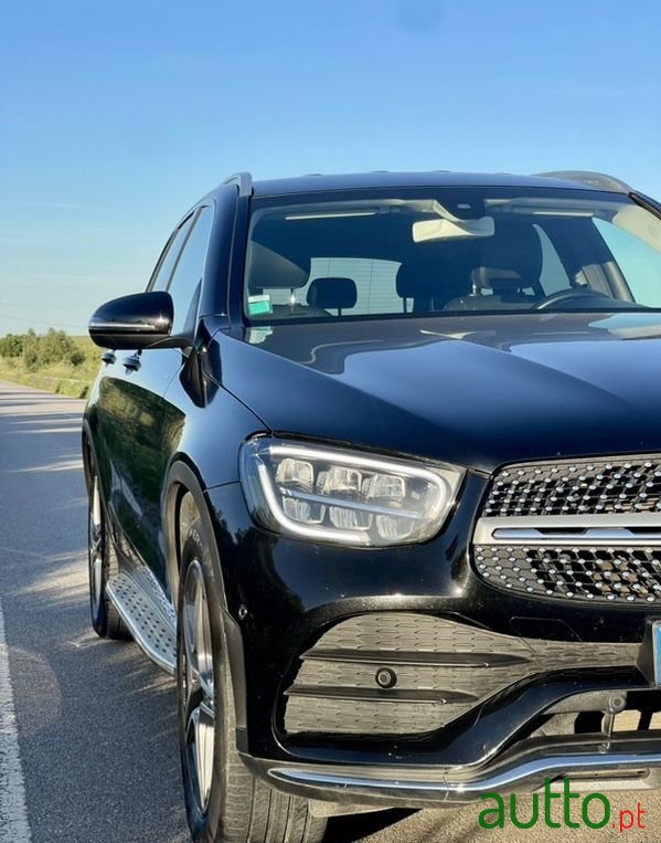 2020' Mercedes-Benz GLC 220 photo #4