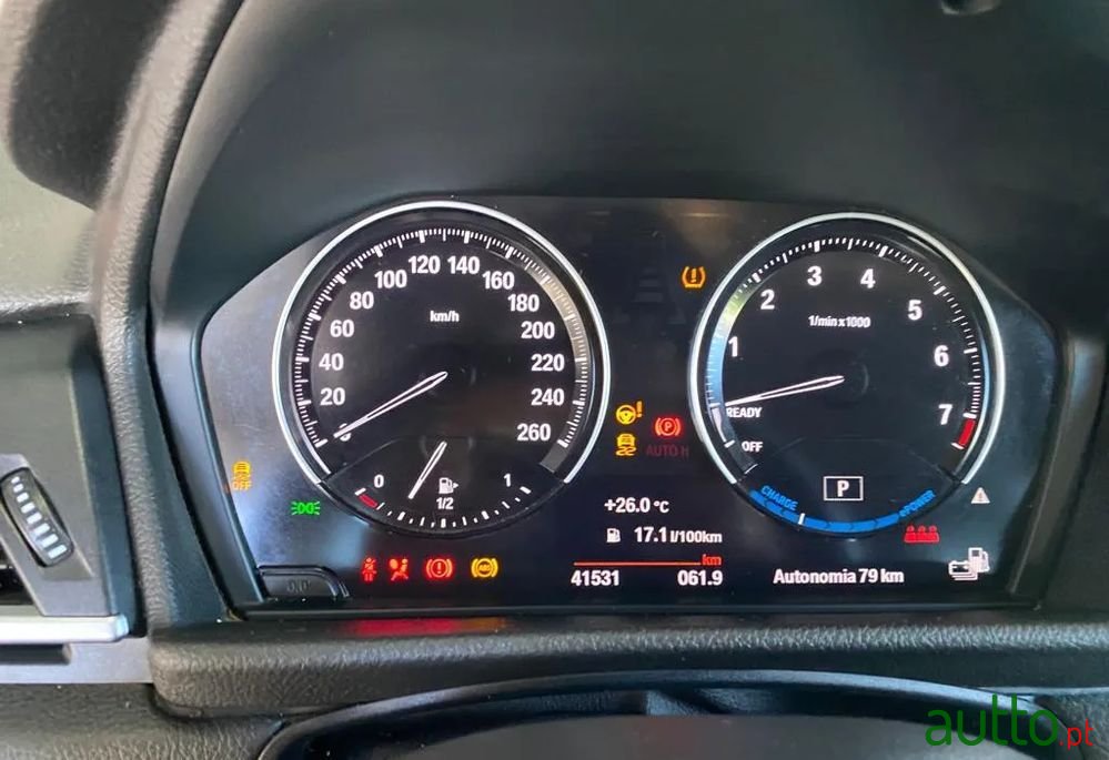 2018' BMW 225Xe Active Tourer photo #5