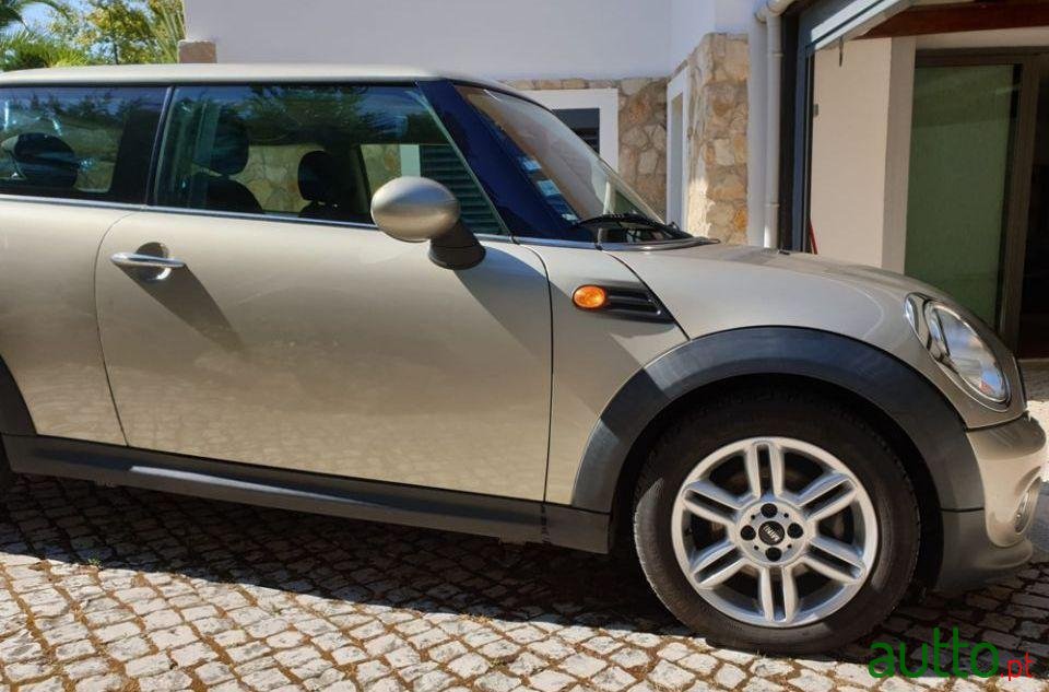 2010' MINI One D photo #2