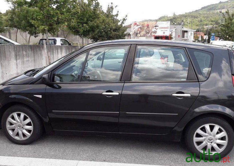 2008' Renault Scenic photo #1