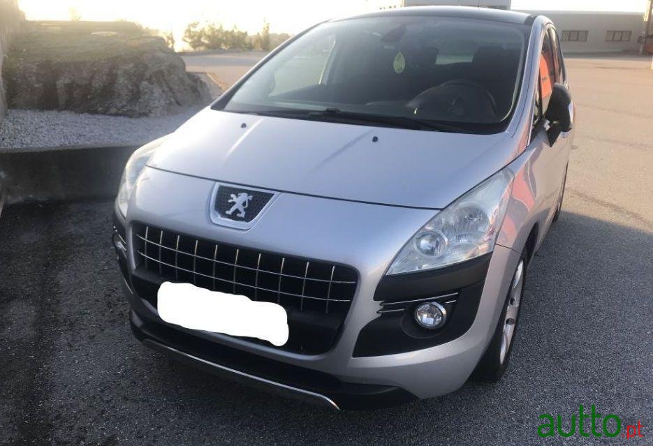 2011' Peugeot 3008 photo #1