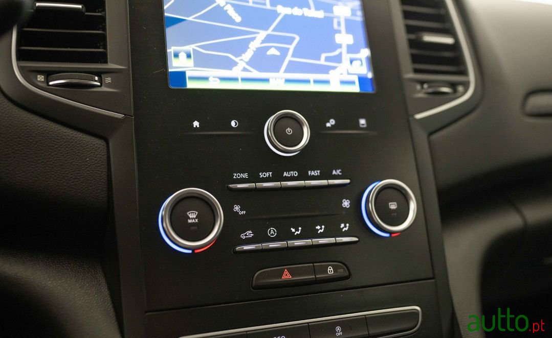 2018' Renault Megane Sport Tourer photo #5