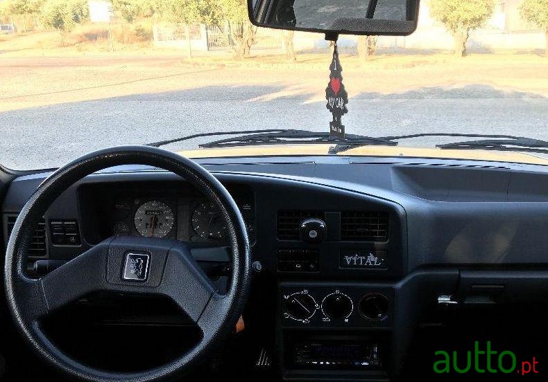 1992' Peugeot 309 photo #4