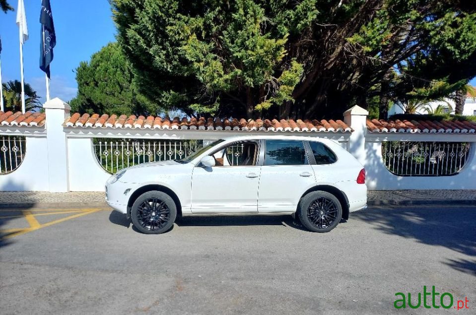 2006' Porsche Cayenne photo #2