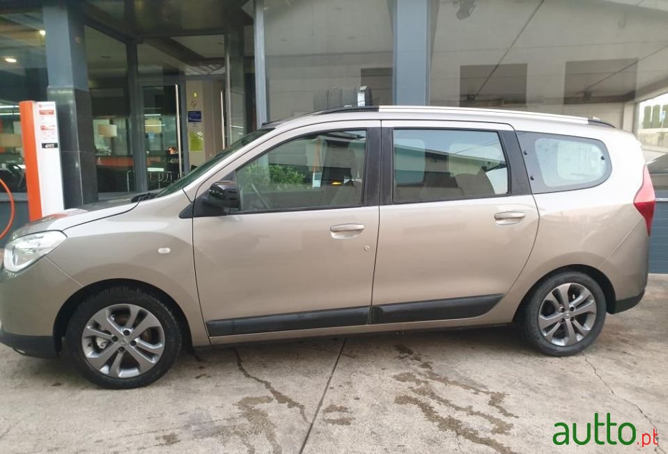 2015' Dacia Lodgy photo #4