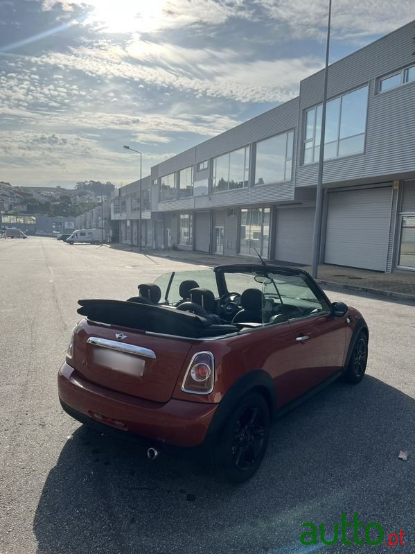 2010' MINI Cabrio photo #2