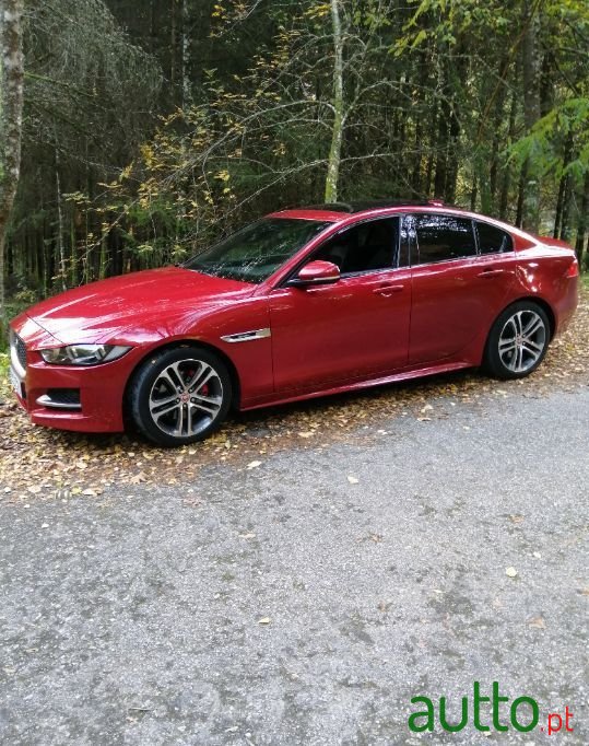 2017' Jaguar Xe photo #1