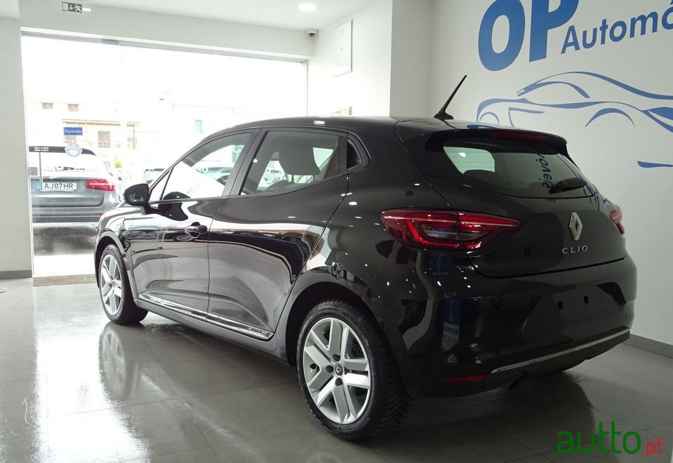2020' Renault Clio photo #3