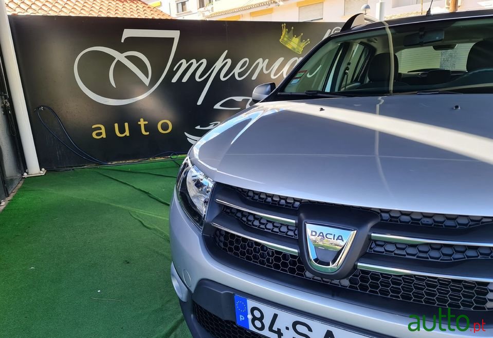 2016' Dacia Sandero photo #5