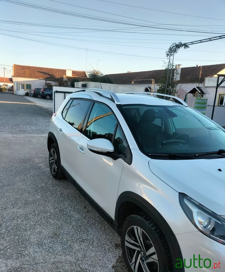 2017' Peugeot 2008 photo #5