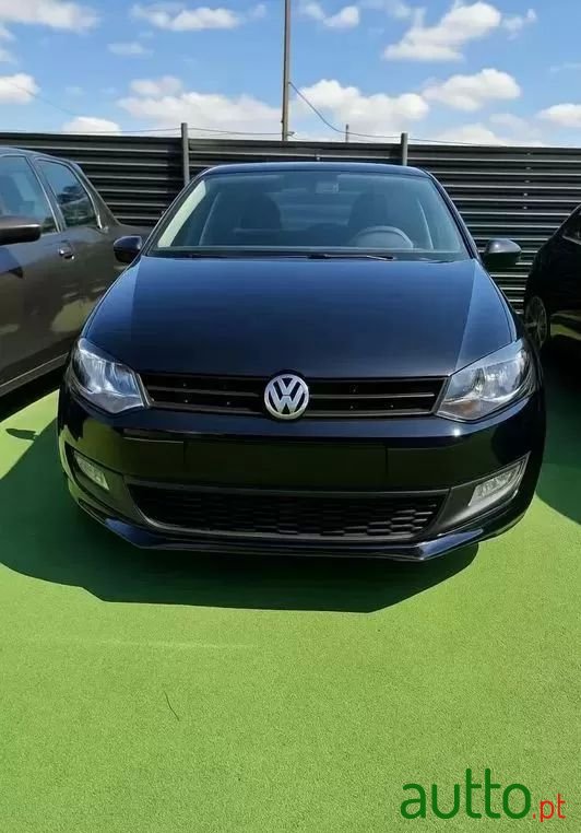 2010' Volkswagen Polo photo #4