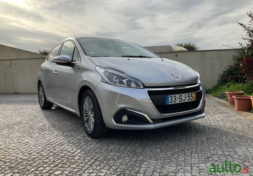 2017' Peugeot 208 photo #2