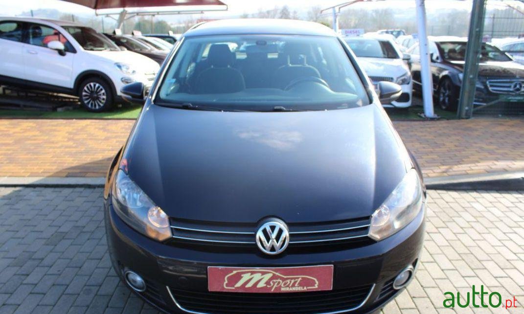 2010' Volkswagen Golf photo #3