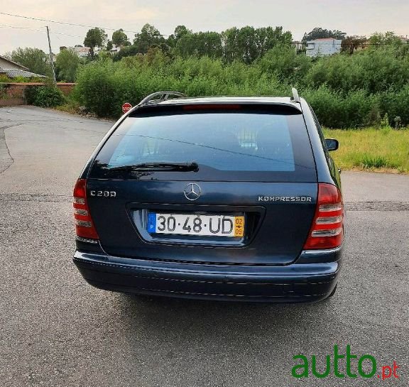 2002' Mercedes-Benz C-200 photo #3