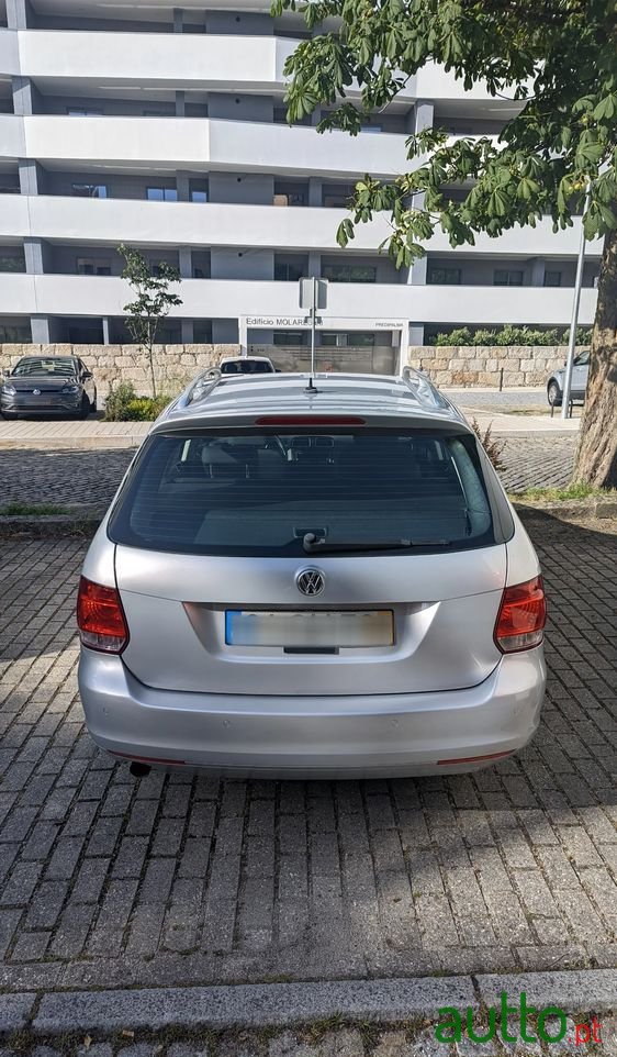 2012' Volkswagen Golf Variant photo #2