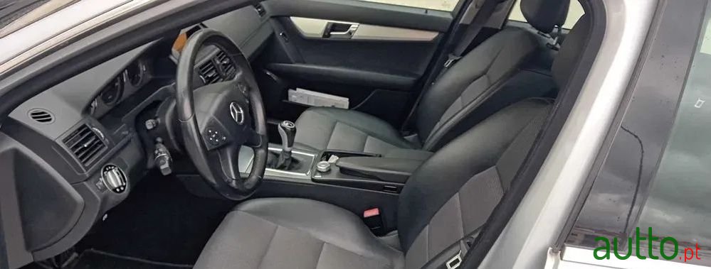 2009' Mercedes-Benz Classe C photo #5